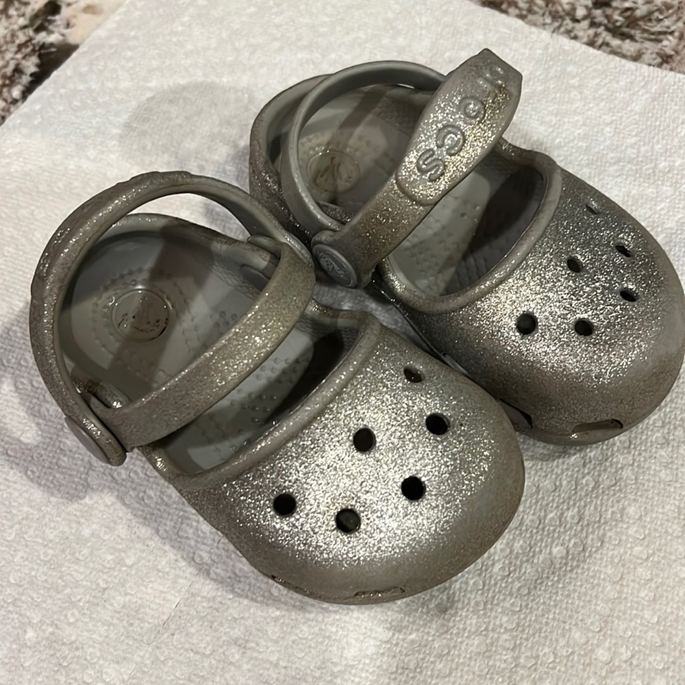 Silver maryjane crocs